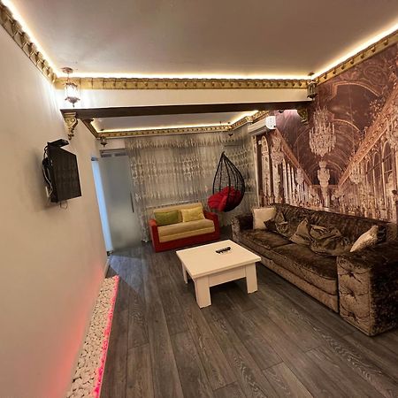 2 Bedrooms Heart Of City Center Chisinau Exterior foto