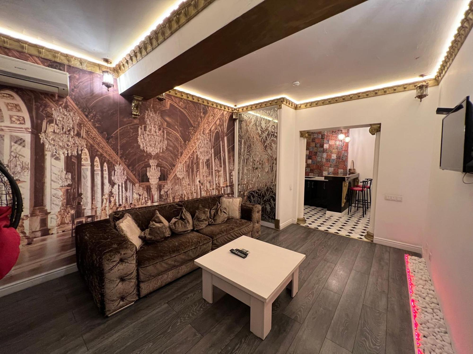 2 Bedrooms Heart Of City Center Chisinau Exterior foto