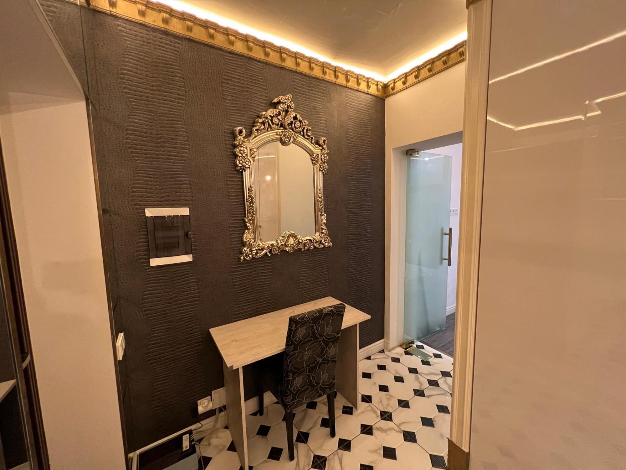 2 Bedrooms Heart Of City Center Chisinau Exterior foto