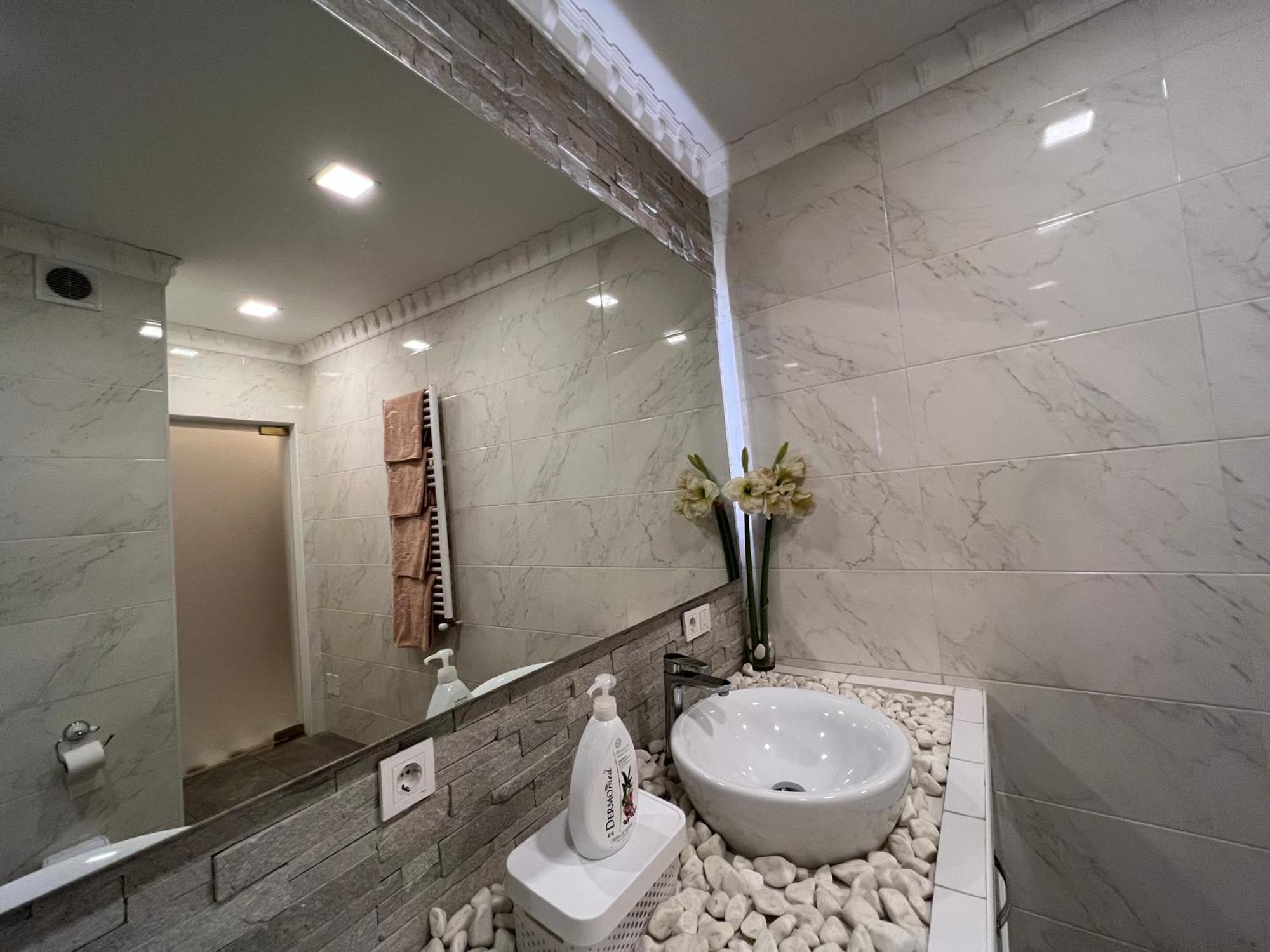2 Bedrooms Heart Of City Center Chisinau Exterior foto